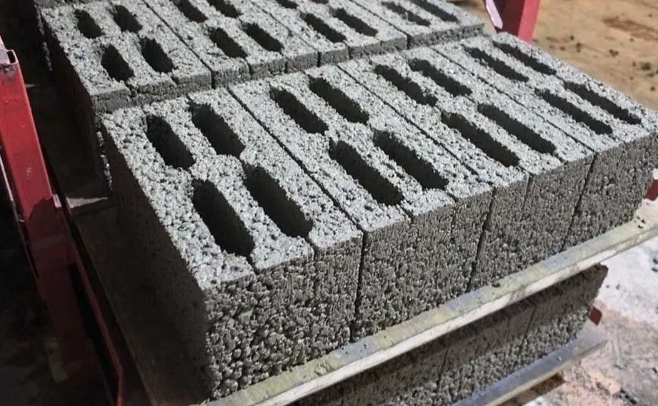 Керамзитобетонный блок пустотелый