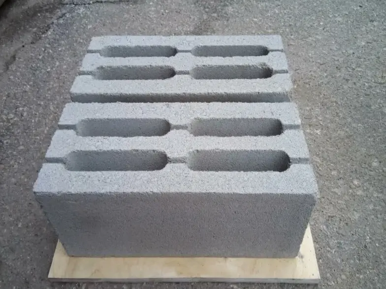 Пескоцементные стеновые пустотелые блоки