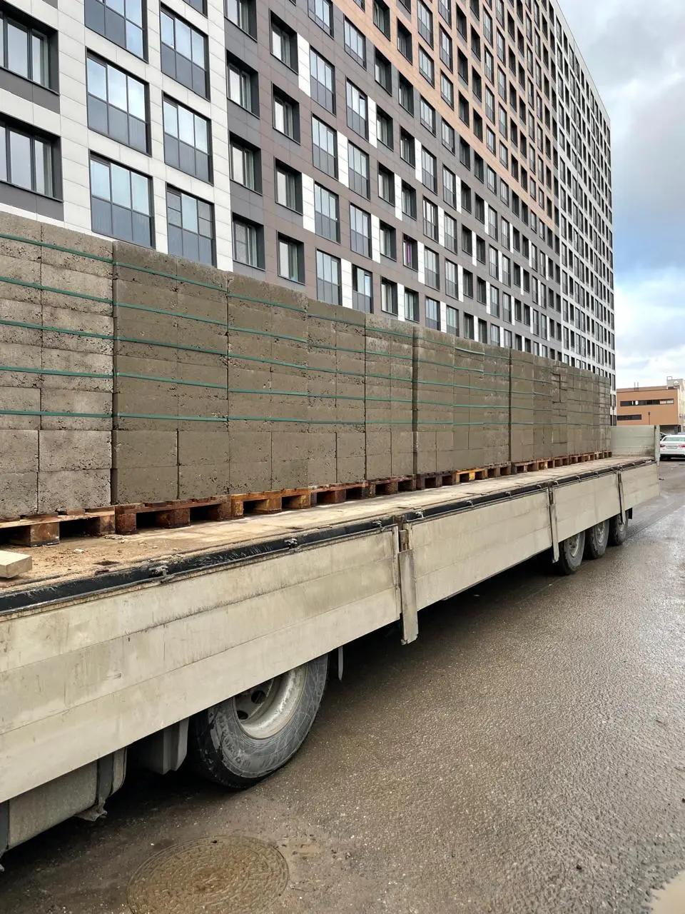 Керамзитобетонный полнотелый блок